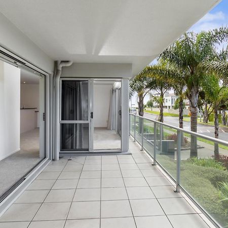 Modern Beach Apartment With Pool & Location Mount Maunganui Buitenkant foto