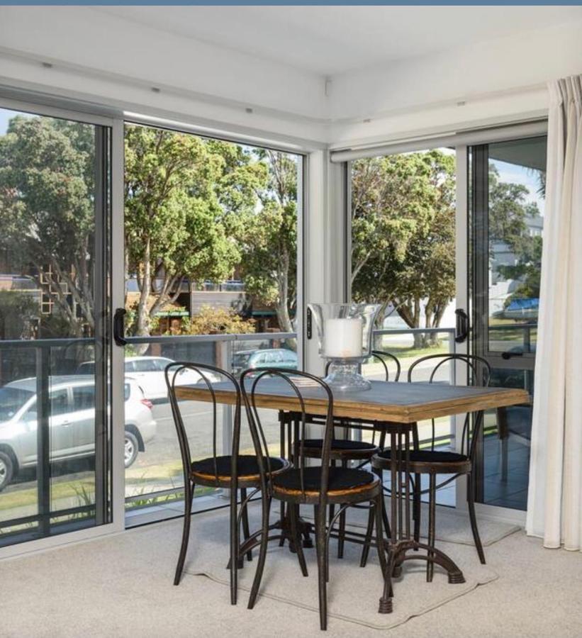 Modern Beach Apartment With Pool & Location Mount Maunganui Buitenkant foto